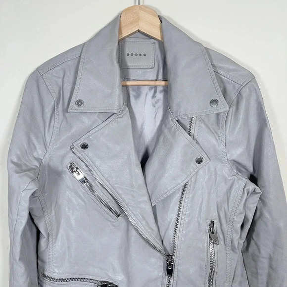 BLANKNYC | LIGHT GREY BIKER FAUX LEATHER JACKET - Picture 4 of 14